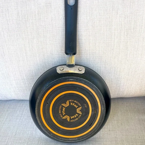 T-fal Heat Mastery, 6”,  Black, Skillet - Picture 3 of 3